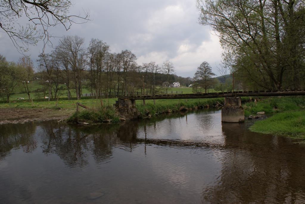 Le Gite De L Ourthe Ortheuville الغرفة الصورة
